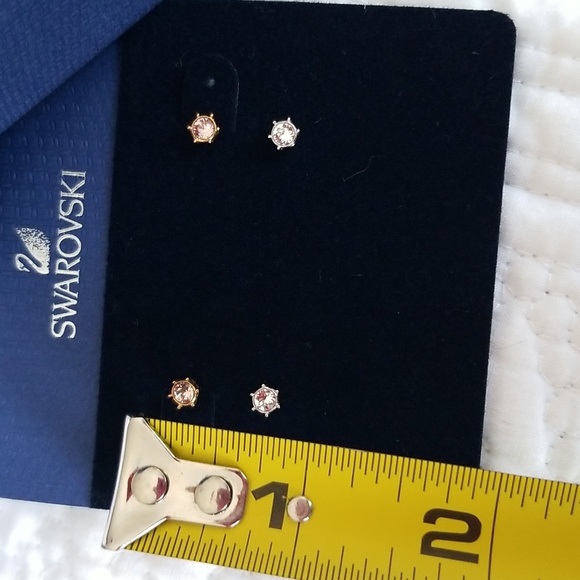 2 pair SWAROVSKI earrings - Picture 8 of 9